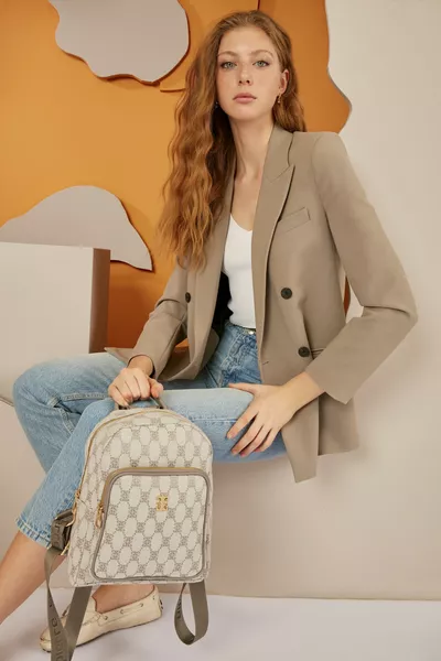 حقيبة ظهر نسائية بلون الظربان 