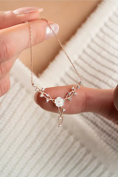 Setting Silver Magnolia Flower Ivy Pattern Necklace