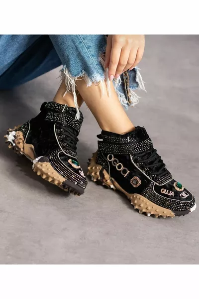 Импортные стильные спортивные ботинки с камнями