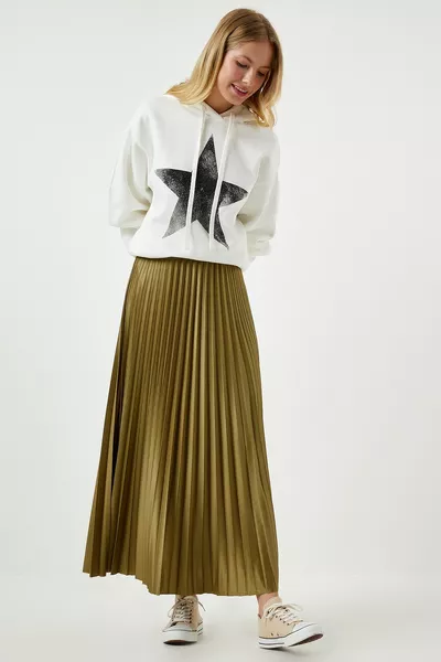 تنورة محبوكة مطوية نسائية مع لمسة نهائية خضراء لامعة باللون الأزرق الداكن 