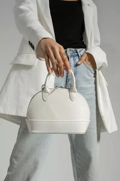 نموذج D زجاجة صغيرة مربع كروسبودي