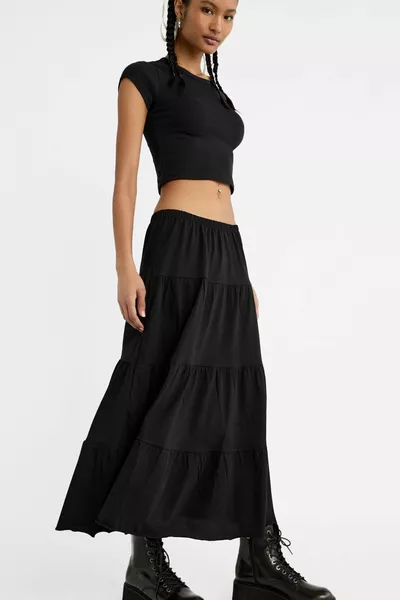 Дълга развяваща се бохемска пола