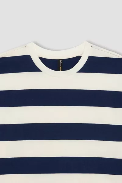 Boxy Fit Çizgili Bisiklet Yaka Basic Kısa Kollu Tişört sm