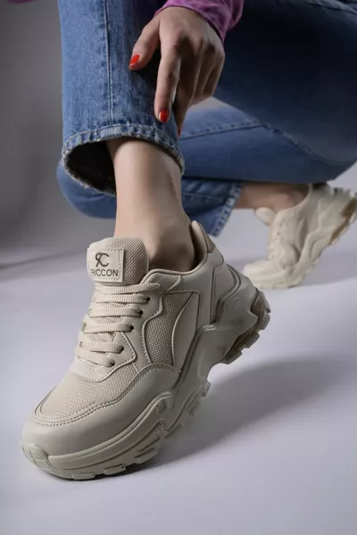 Delossiel Женские кроссовки  цвета загара Ecru