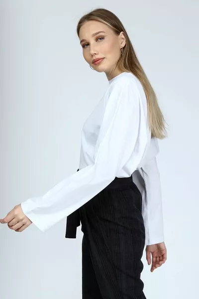 Plume المرأة طويلة الأكمام طاقم الرقبة الأساسية كبيرة الحجم تي شيرت