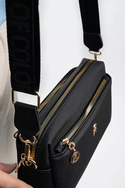 حقيبة نسائية سوداء من 3 مقصورات مبطنة بالكتف مع حزام عمود قابل للتعديل