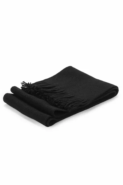 Черный вязаный шарф унисекс и черная шапочка