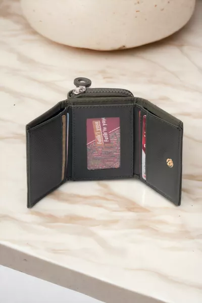 Women's Wrinkle Fabric Snap And Zipper Stylish Green Wallet Card Holder Accessory