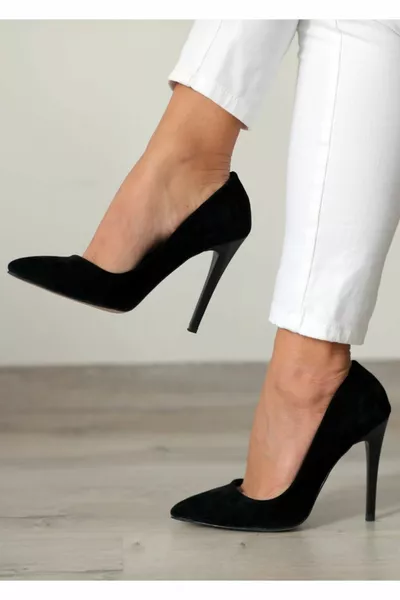 "خنجر" جلد الغزال الأسود - أحذية نسائية عالية الكعب الرقيق