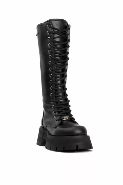  حذاء نسائي كلاسيكي أسود