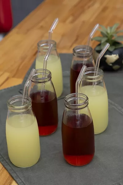 6 Pieces Glass Cup Milkshake, Soft Drink and Cocktail Glass Bottle Set with Glass Straw - With Leak-Proof Lid