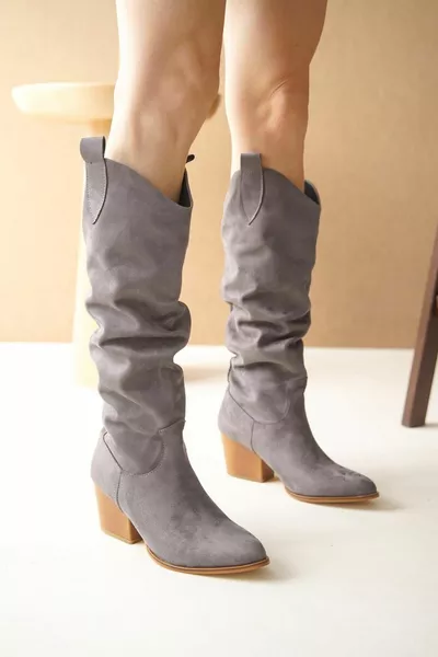 Chelsee المرأة رمادي من جلد الغزال سحب أحذية رعاة البقر