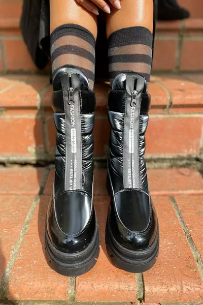 حذاء ثلجي جلد لامع أسود للسيدات (SOLE 5 سم)