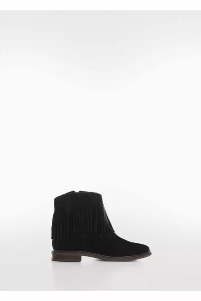 أحذية جلدية مع شرابات