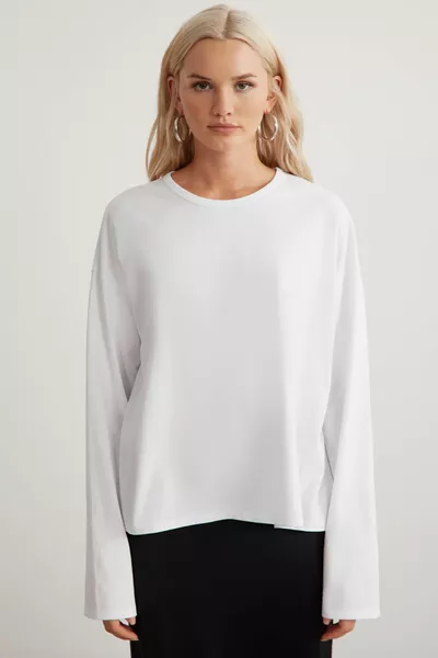 Damen % Baumwolle Rundhalsausschnitt Oversize Fit Langarm-T-Shirt in Weiß