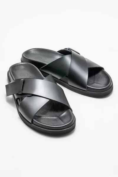 جلد أسود شباشب رجالية