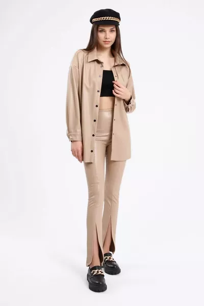 Бежевая кожаная рубашка оверсайз с карманом