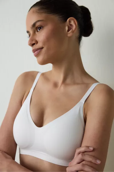 -Hour No-Trace Off-White Bra