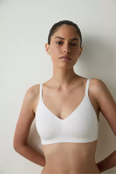 -Hour No-Trace Off-White Bra