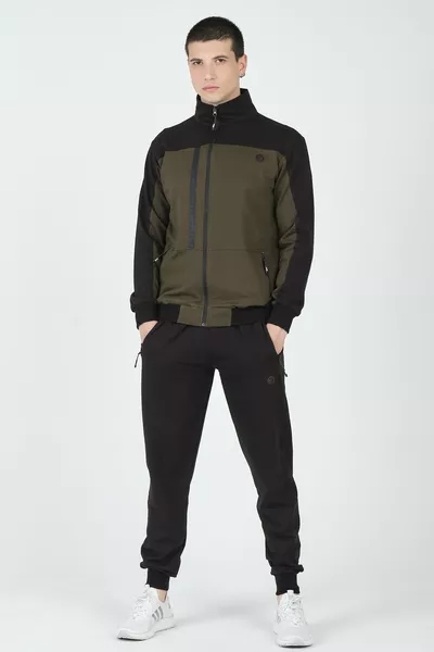 طقم رياضي رجالي بياقة عالية باللون الأخضر الزيتوني