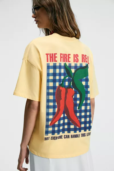 CASSIANE Дамска тениска с велосипедно деколте, къси ръкави, с печат отпред и отзад, редовно прилягане, жълта