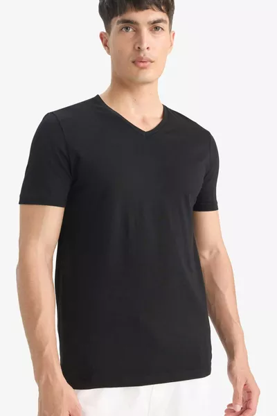 تيشيرت أساسي بقصة ضيقة وتفصيل نحيف وياقة على شكل V وأكمام قصيرة % قطن SP