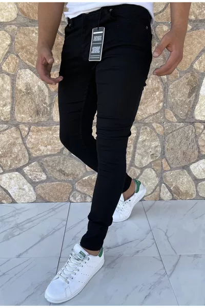 جينز رجالي ضيق بقصة سكيني مع ليكرا باللون الأسود