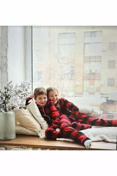 طقم بيجاما مخطط بحواف
