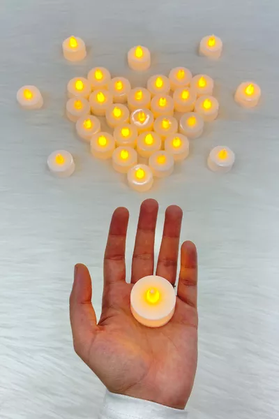 Beyaz Ledli Mum, Özel Gün, Led Işıklı, Kutlama, Doğum Günü, Kına,  Adet, Tealight Mum Pilli,