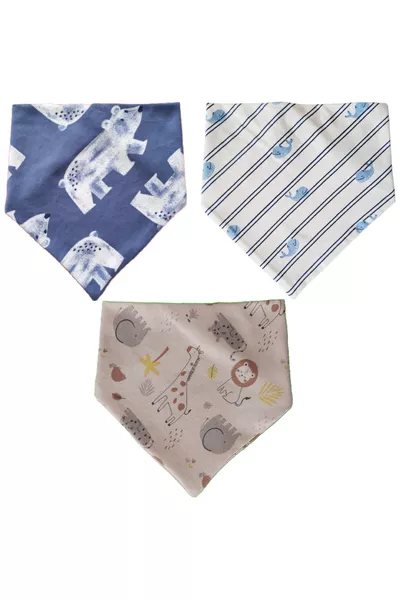 مريلة مثلثة من القطن مصاصة وطعام  قطع