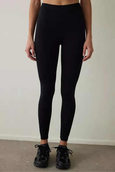 Black Smooth Feel High-Waist Slim Fit Leggings