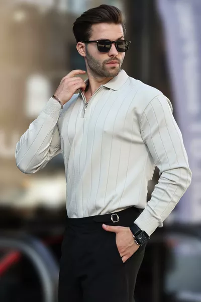 كنزة محبوكة بياقة بولو بسحّاب باللون البيج 