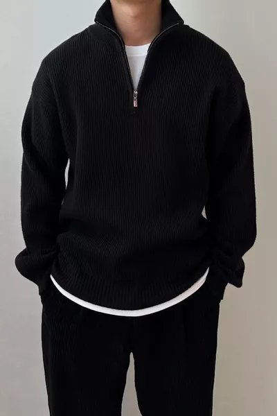 كنزة صوف رجالية سوداء بفتحة سحاب مقاس كبير برقبة سلندر