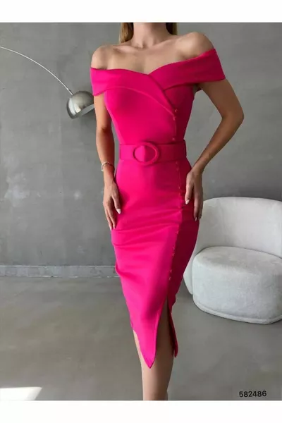 Carmen Robe de soirée à col bas et à manches basses fendue