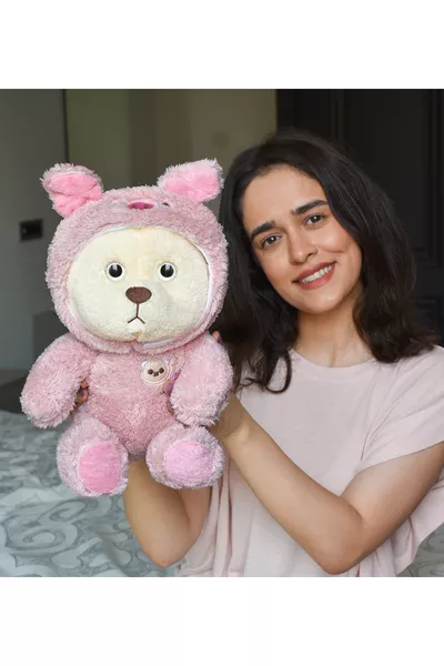 دب صغير بقلنسوة