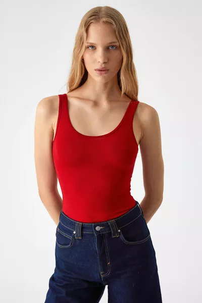 Chıles Kadın Slim Yuvarlak Yaka Kolsuz Çıtçıtlı Kırmızı Bluz