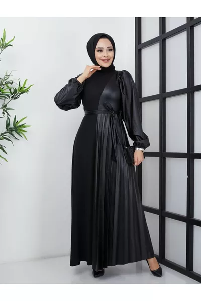 Robe combinaison en cuir à détails plissés