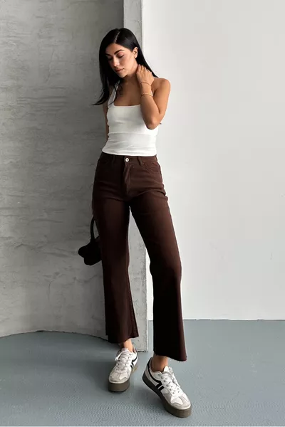 Braune Jeans mit schmaler Passform und abgeschnittener Saumkante