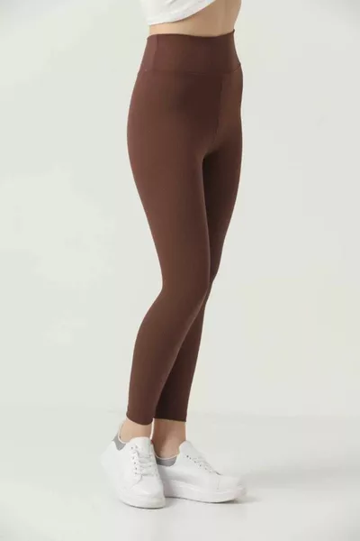 طماق مع سروال قصير