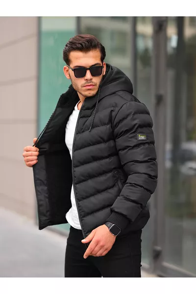 معطف مبطن للرجل باللون الأسود مع تفاصيل من الفرو