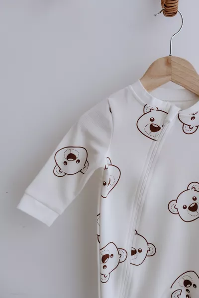 Long Sleeve Zippered Baby Romper with Teddy Bear Pattern