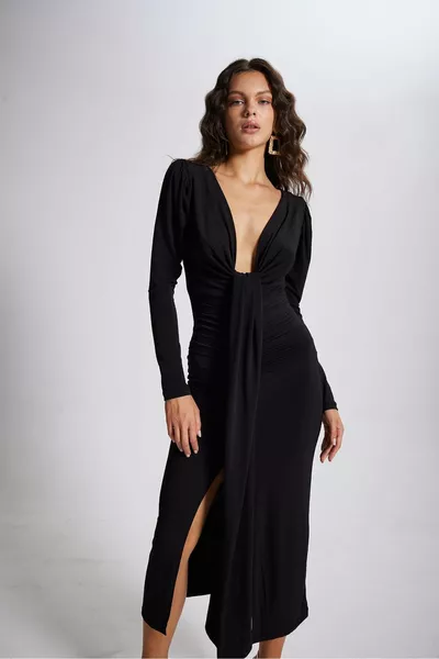 فستان ماكسي مونلايت بأكتاف على شكل V وكم قصير باللون الأسود