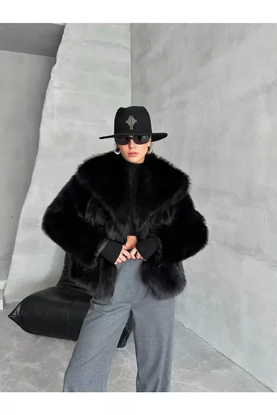 معطف فرو أسود فاخر بلمسة ناعمة ومقاس كبير