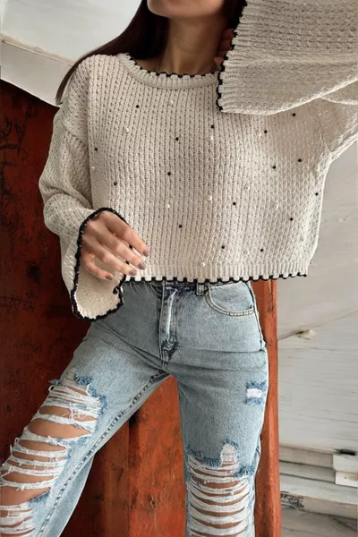 كنزة محبوكة قصيرة مزينة بالخرز