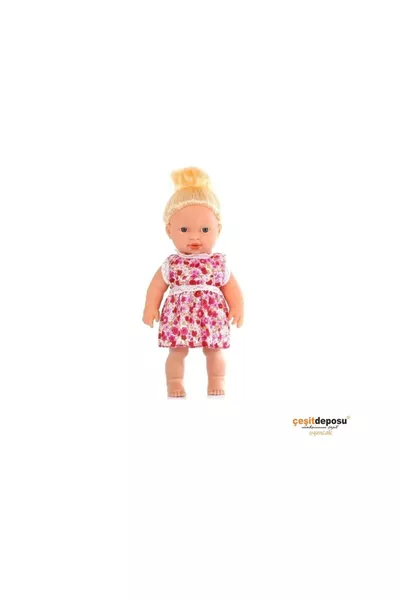 Плачущий мясной ребенок, говорящий на турецком и сосущий грудь