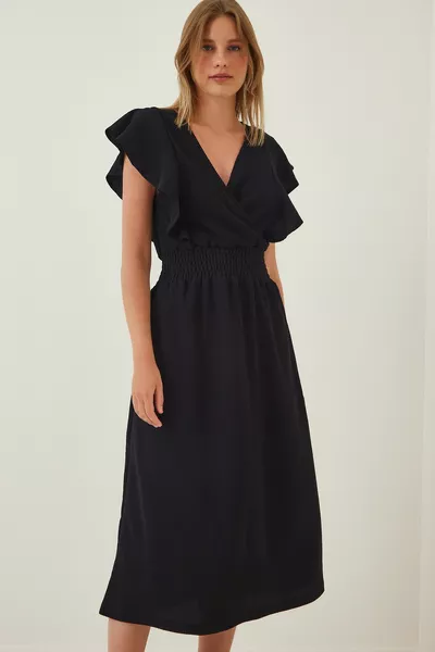 فستان نسائي أسود منسوج بنسيج محزز مع كشكش 