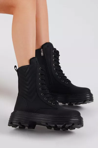 حذاء نسائي جلد أسود بنقش مريح مع أربطة