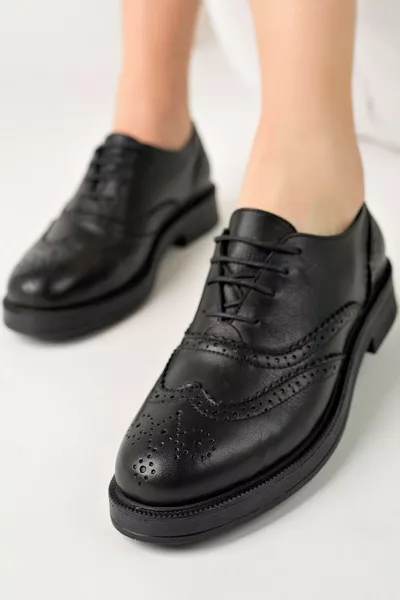 Genuine Leather Women's Black Lace-Up Oxford Shoes Women's Oxford Brogue Classic Leather Shoes for Everyday Wear