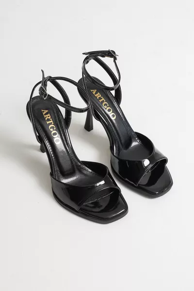 حذاء نسائي أسود لامع يومي مريح بكعب كلاسيكي