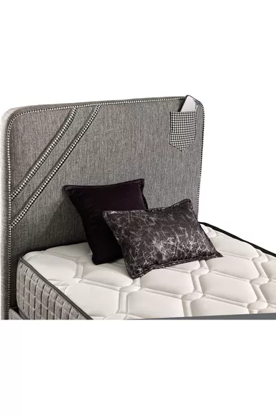 فرح العنوان